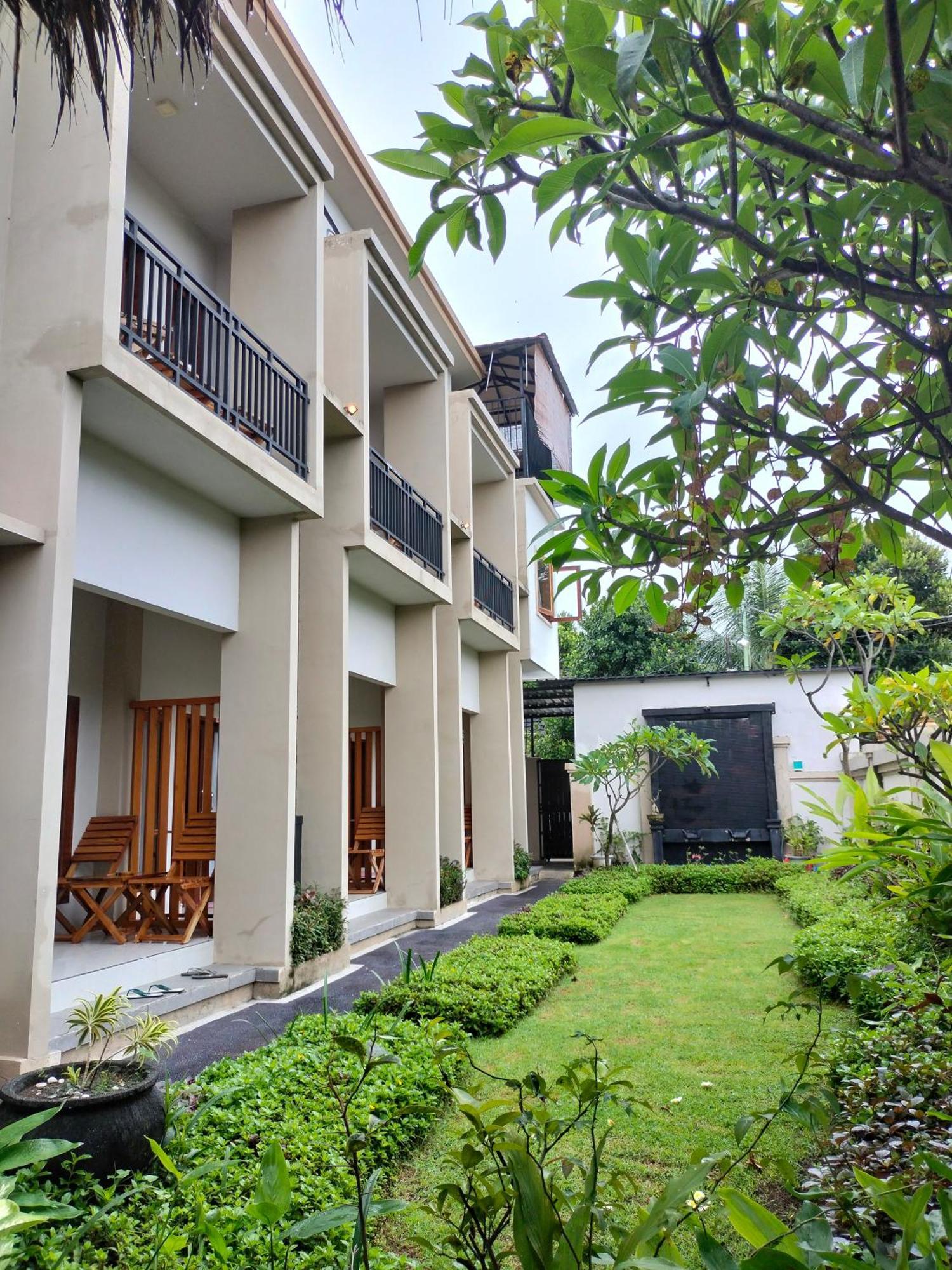 Semilir Inn Senggigi Exterior photo