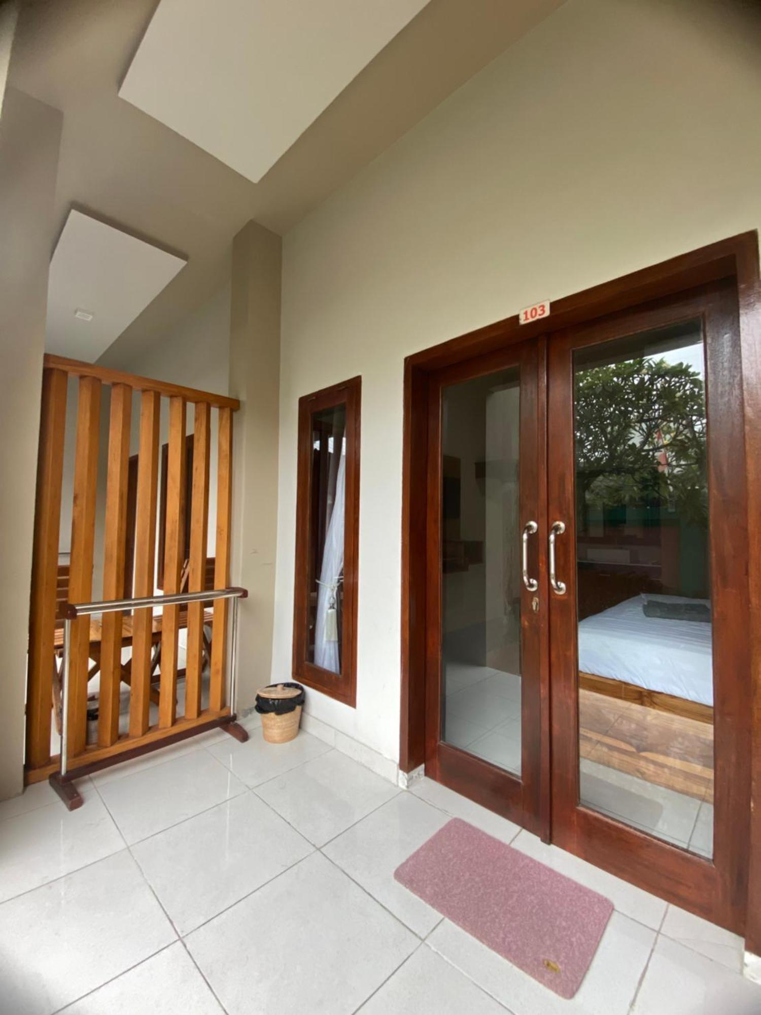 Semilir Inn Senggigi Exterior photo